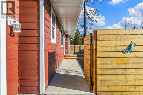 664 Muir Road, Kelowna, BC - Outdoor With Exterior