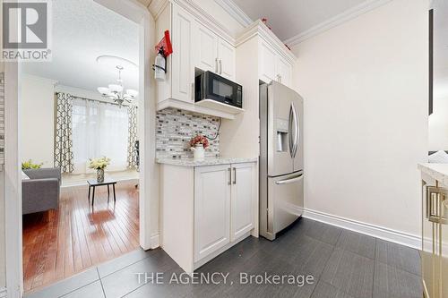 31 Seward Crescent, Ajax, ON - Indoor Photo Showing Kitchen