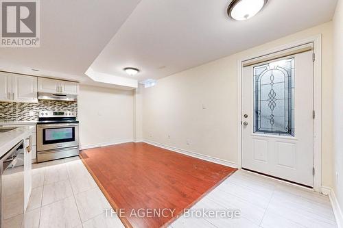 31 Seward Crescent, Ajax, ON - Indoor Photo Showing Kitchen