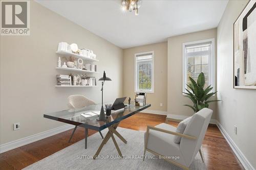 Photo has been digitally staged. - 32 Harborn Road, Mississauga, ON - Indoor