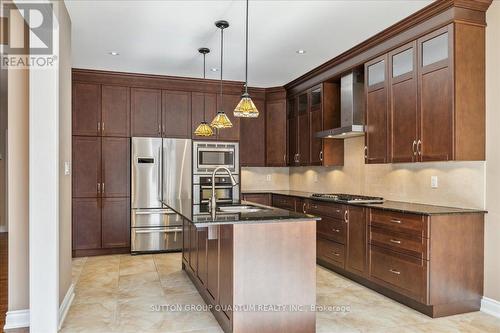 32 Harborn Road, Mississauga, ON - Indoor Photo Showing Kitchen With Upgraded Kitchen