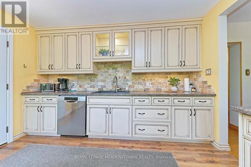 4 Ann Street, Halton Hills, ON - Indoor Photo Showing Kitchen