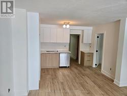 1 - 52 PETER STREET  Mississauga, ON L5H 2G8