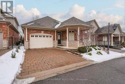 4 - 8 MUSCAT DRIVE  Grimsby, ON L3M 5S7
