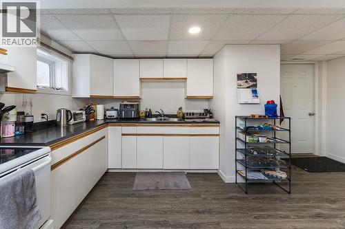 2020 Ross Crescent, Prince George, BC - Indoor Photo Showing Kitchen With Double Sink