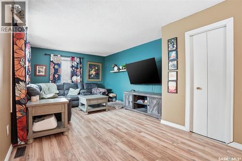 5 4Th Avenue N, Martensville, SK - Indoor