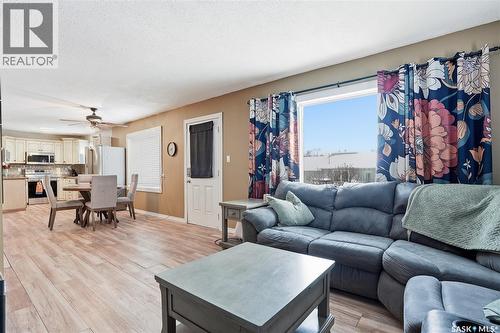 5 4Th Avenue N, Martensville, SK - Indoor Photo Showing Living Room