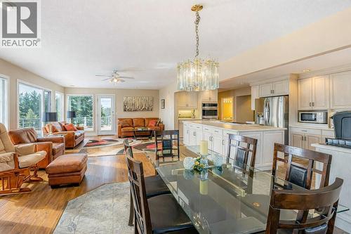 1465 West Kelowna Road, West Kelowna, BC - Indoor Photo Showing Other Room