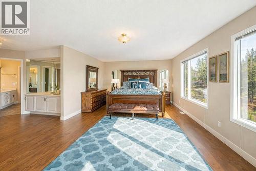 1465 West Kelowna Road, West Kelowna, BC - Indoor Photo Showing Bedroom