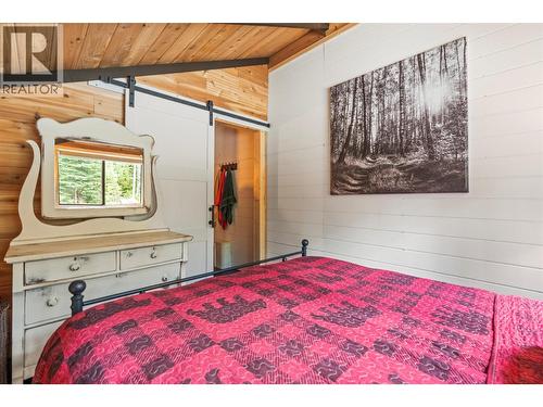 Block E Crooked Lake, Lake Country, BC - Indoor Photo Showing Bedroom