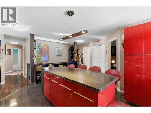 3109 Ensign Way, Kelowna, BC - Indoor