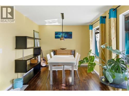 3109 Ensign Way, Kelowna, BC - Indoor Photo Showing Dining Room