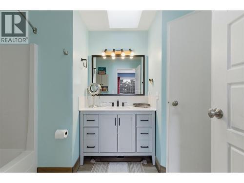 3109 Ensign Way, Kelowna, BC - Indoor Photo Showing Bathroom