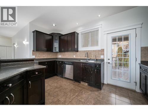 2800 Auburn Road, West Kelowna, BC - Indoor Photo Showing Kitchen