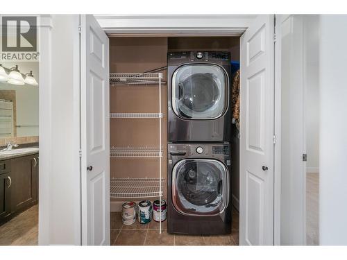 2800 Auburn Road, West Kelowna, BC - Indoor Photo Showing Laundry Room