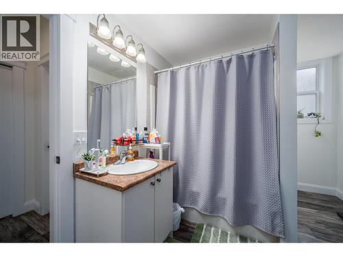 2800 Auburn Road, West Kelowna, BC - Indoor Photo Showing Bathroom