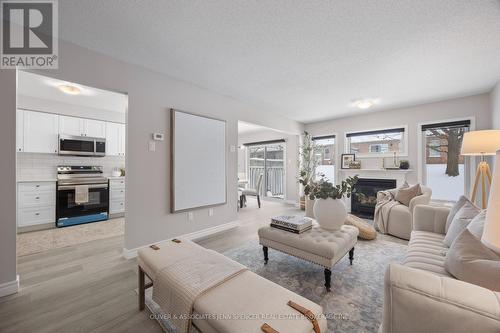 66 - 601 Grenfell Drive, London North (North C), ON - Indoor Photo Showing Living Room