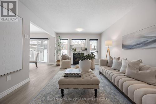 66 - 601 Grenfell Drive, London North (North C), ON - Indoor Photo Showing Living Room