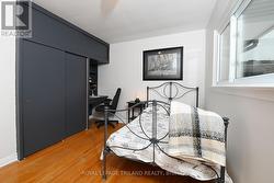 2nd Bedroom with built in with desk - 