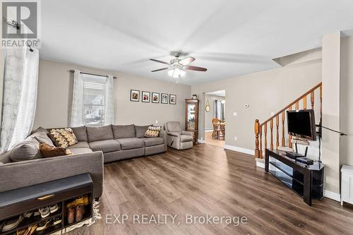 89 Ontario Street, Lambton Shores (Thedford), ON - Indoor Photo Showing Living Room
