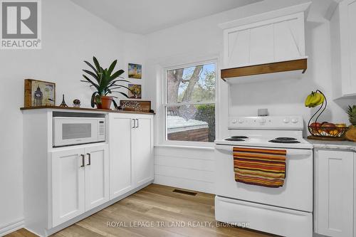 86 Kains Street, St. Thomas, ON - Indoor Photo Showing Kitchen
