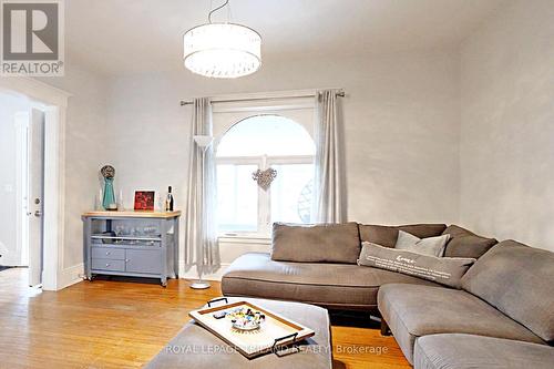 86 Kains Street, St. Thomas, ON - Indoor Photo Showing Living Room