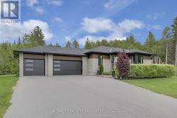 Huge 3 car garage w/insulated doors - 