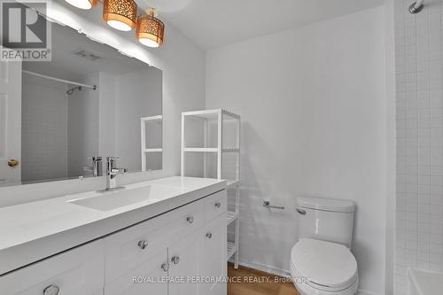 1701 - 470 Laurier Avenue W, Ottawa, ON - Indoor Photo Showing Bathroom