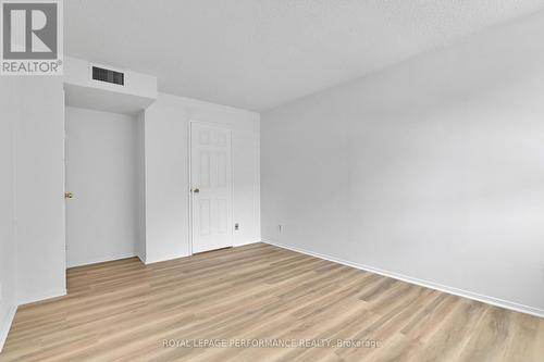 1701 - 470 Laurier Avenue W, Ottawa, ON - Indoor Photo Showing Other Room