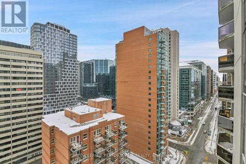 1701 - 470 Laurier Avenue W, Ottawa, ON - Outdoor With Balcony With Facade