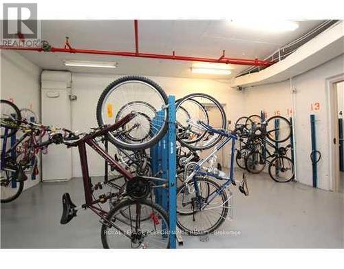 1701 - 470 Laurier Avenue W, Ottawa, ON - Indoor