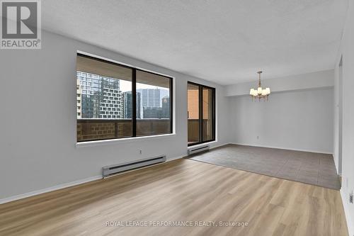 1701 - 470 Laurier Avenue W, Ottawa, ON - Indoor Photo Showing Other Room