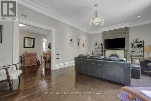 460 Wilbrod Street, Ottawa, ON - Indoor Photo Showing Living Room