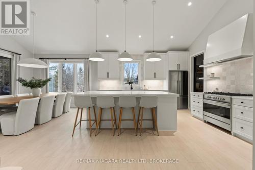 27 Maple Leaf Avenue S, Fort Erie (Ridgeway), ON - Indoor Photo Showing Kitchen With Upgraded Kitchen