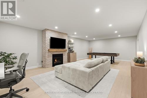 27 Maple Leaf Avenue S, Fort Erie (Ridgeway), ON - Indoor With Fireplace