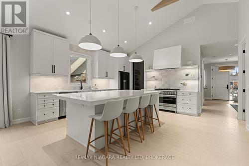 27 Maple Leaf Avenue S, Fort Erie (Ridgeway), ON - Indoor Photo Showing Kitchen With Upgraded Kitchen