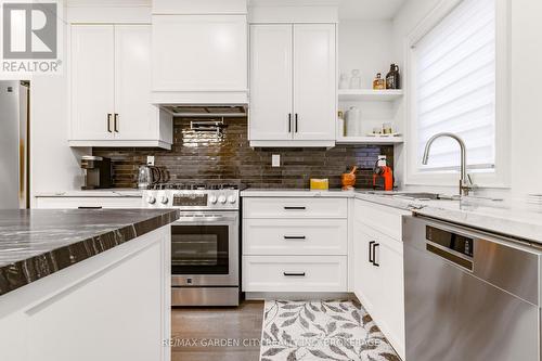 254 St Clair Boulevard, Hamilton (St. Clair), ON - Indoor Photo Showing Kitchen With Upgraded Kitchen
