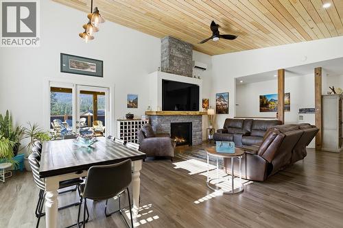 7145 Dunwaters Road, Kelowna, BC - Indoor With Fireplace