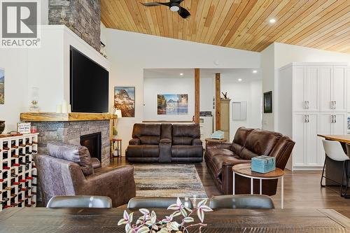 7145 Dunwaters Road, Kelowna, BC - Indoor Photo Showing Living Room With Fireplace