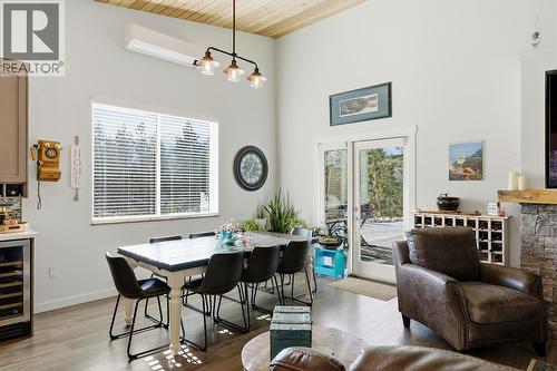 7145 Dunwaters Road, Kelowna, BC - Indoor