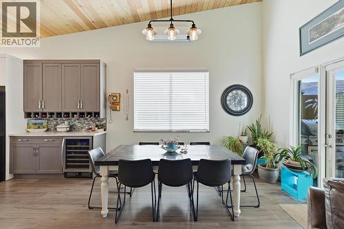 7145 Dunwaters Road, Kelowna, BC - Indoor Photo Showing Dining Room