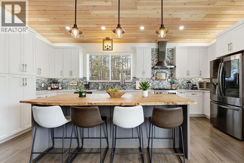 7145 Dunwaters Road, Kelowna, BC - Indoor