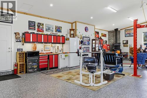 7145 Dunwaters Road, Kelowna, BC - Indoor