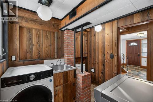 324 Woodworth Drive W, Ancaster, ON - Indoor Photo Showing Laundry Room