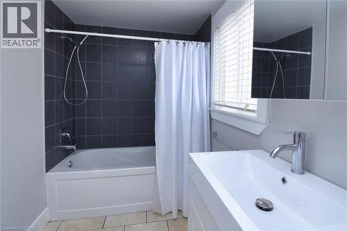 113 Steven Street, Hamilton, ON - Indoor Photo Showing Bathroom