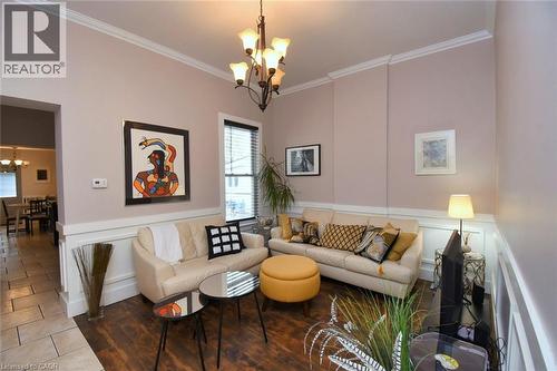113 Steven Street, Hamilton, ON - Indoor Photo Showing Living Room
