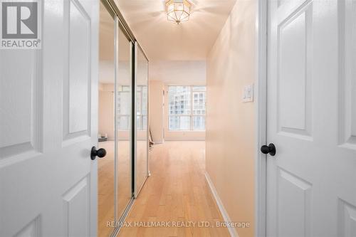 613 - 24 Wellesley Street W, Toronto, ON - Indoor Photo Showing Other Room