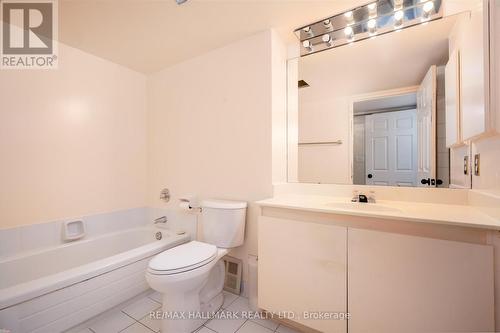 613 - 24 Wellesley Street W, Toronto, ON - Indoor Photo Showing Bathroom