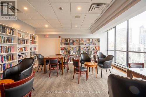 613 - 24 Wellesley Street W, Toronto, ON - Indoor Photo Showing Office