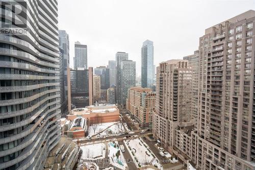 613 - 24 Wellesley Street W, Toronto, ON - Outdoor With Facade